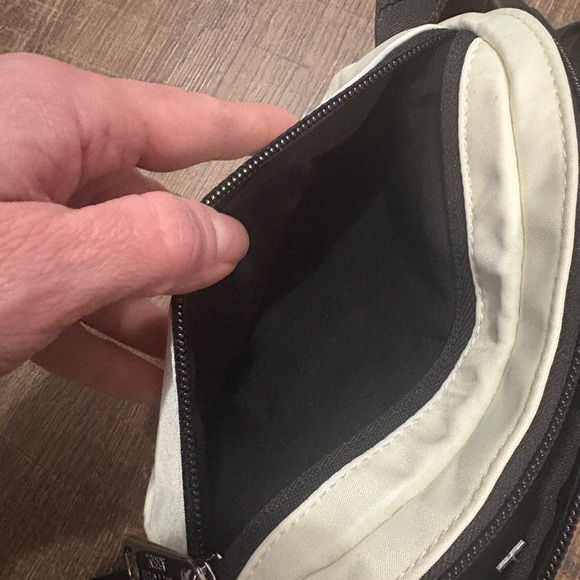 U.S. Polo Assn. Cream/White and Black Crossbody Bag - Picture 7 of 7